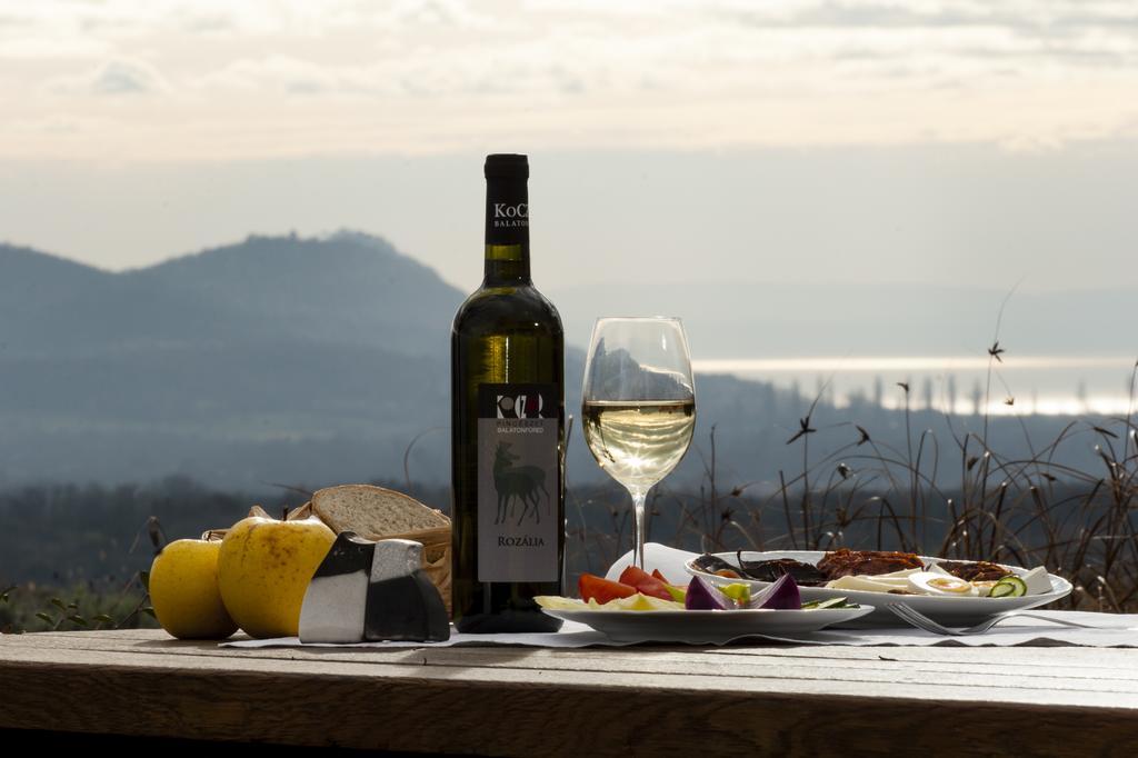 Koczor Winery & Guesthouse بالاتونفوريد المظهر الخارجي الصورة